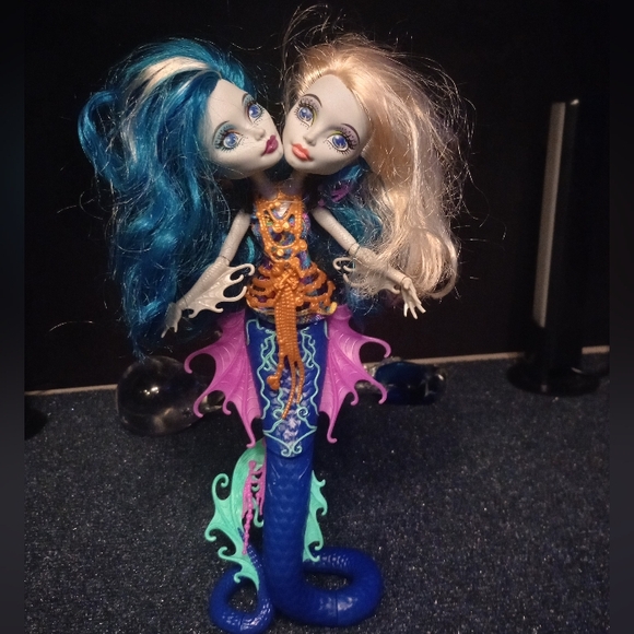 Monster High Great Scarrier Reef Pearl & Peri - Picture 3 of 10